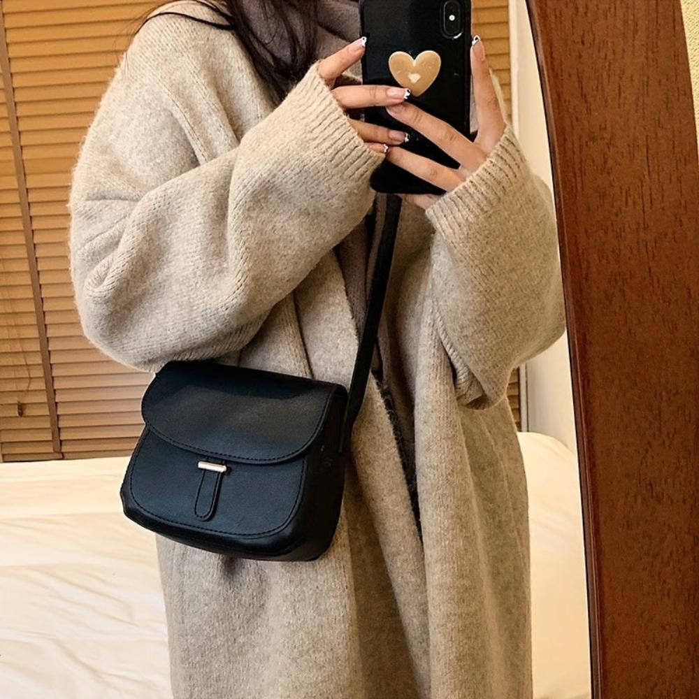 Stylish Retro Saddle Crossbody Bag by Amelia