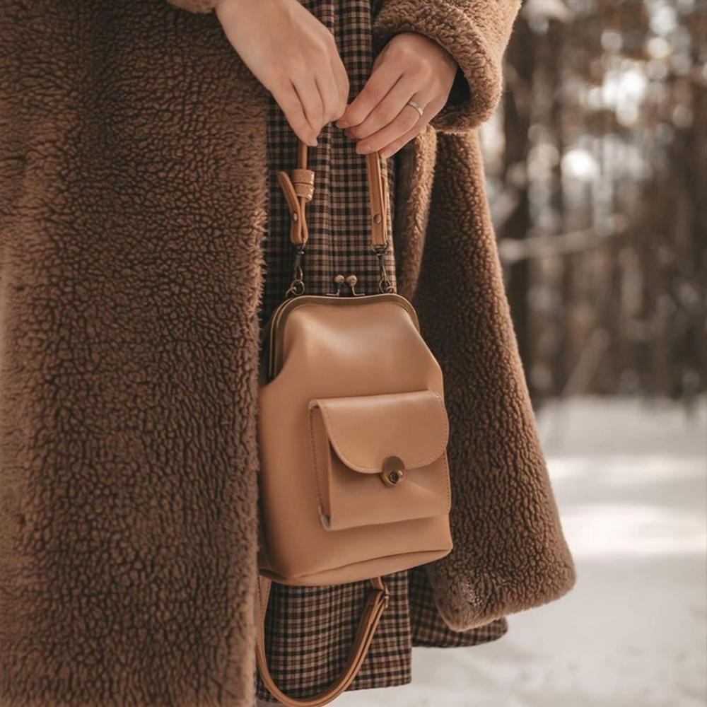Elegant Vintage Kiss-Lock Bag - Grace's Retro Chic Must-Have