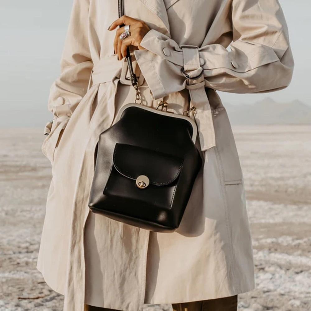 Elegant Vintage Kiss-Lock Bag - Grace's Retro Chic Must-Have