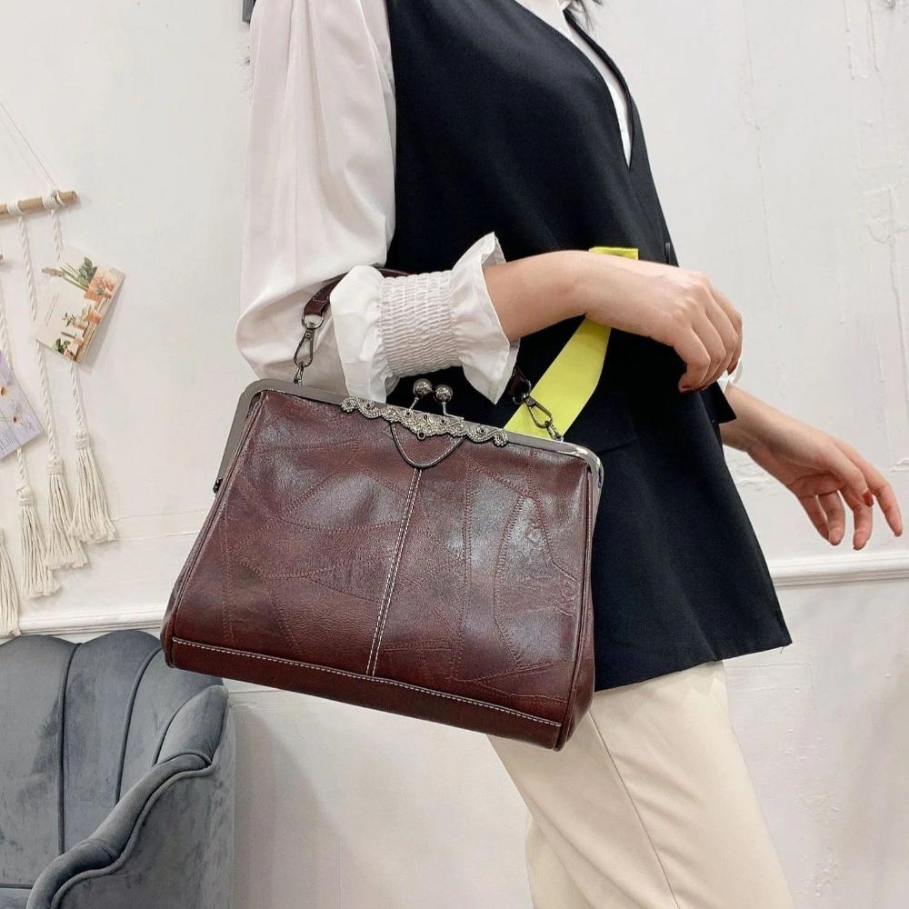Elegant Vintage Kiss-Lock Handbag