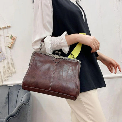 Elegant Vintage Kiss-Lock Handbag